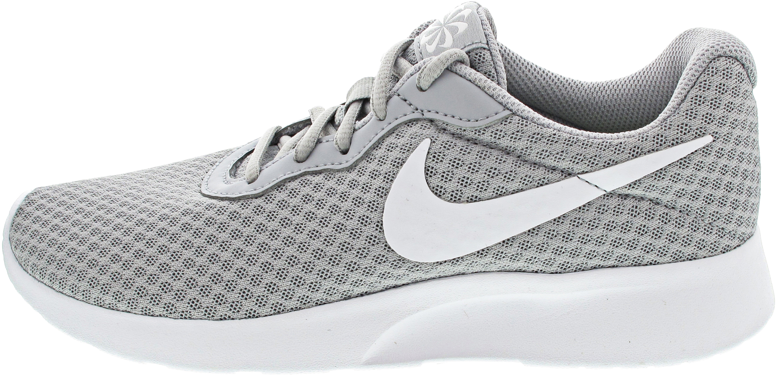 Nike Tanjun
